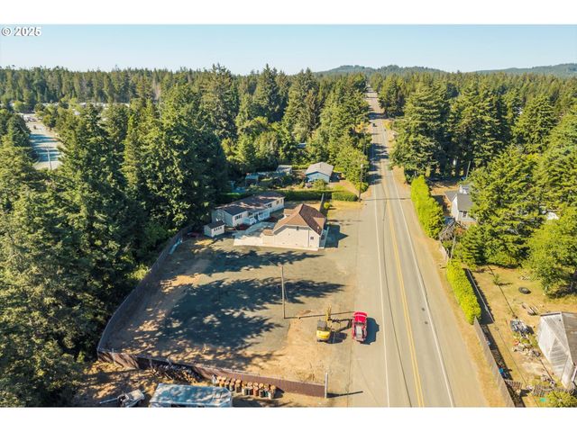 68964 WILDWOOD Rd, North Bend, OR 97459