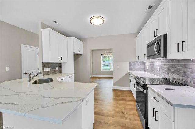1333 Union Cross Road, Kernersville, NC 27284