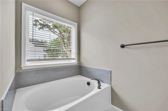 1333 Union Cross Road, Kernersville, NC 27284