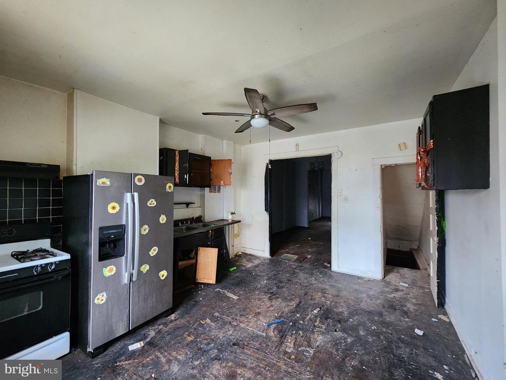 Image 14 of property listing at 2120 CLIFTWOOD AVE, Baltimore, MD 21213