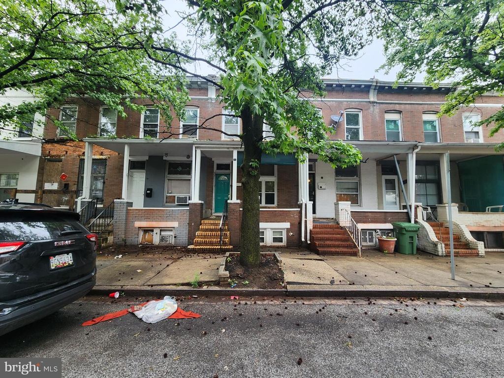 Image 2 of property listing at 2120 CLIFTWOOD AVE, Baltimore, MD 21213