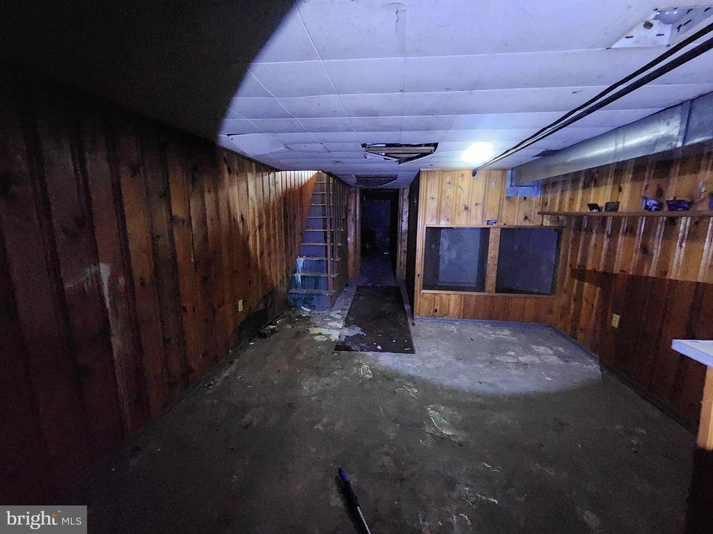 Image 20 of property listing at 2120 CLIFTWOOD AVE, Baltimore, MD 21213