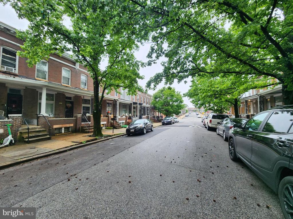 Image 23 of property listing at 2120 CLIFTWOOD AVE, Baltimore, MD 21213