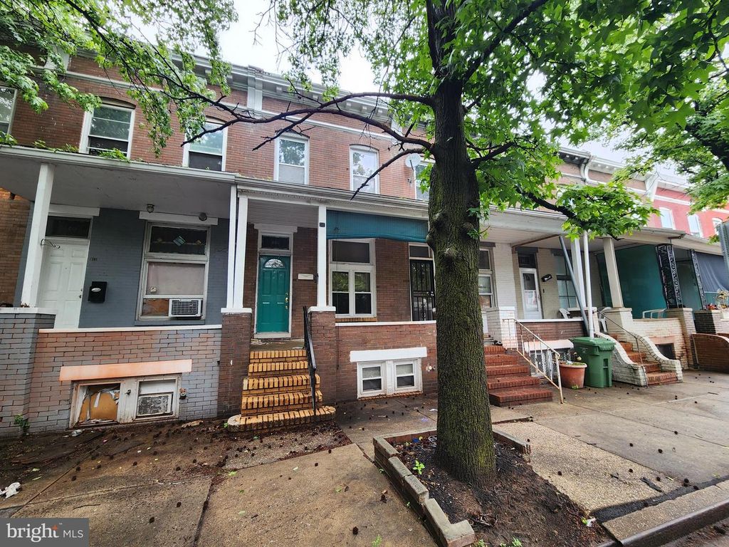 Image 3 of property listing at 2120 CLIFTWOOD AVE, Baltimore, MD 21213