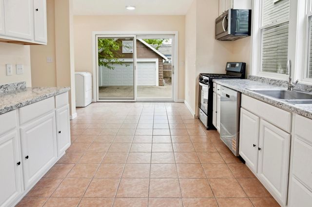 213 E Montgomery Street, Marietta, OH 45750