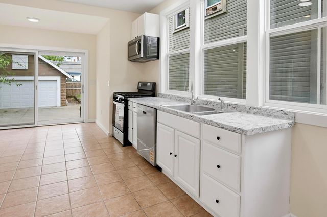 213 E Montgomery Street, Marietta, OH 45750