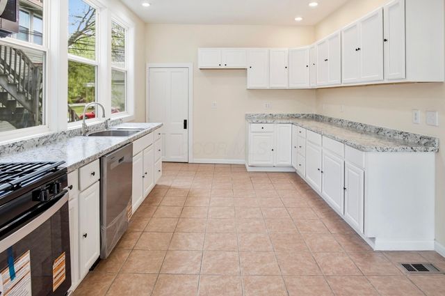 213 E Montgomery Street, Marietta, OH 45750