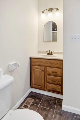 213 E Montgomery Street, Marietta, OH 45750