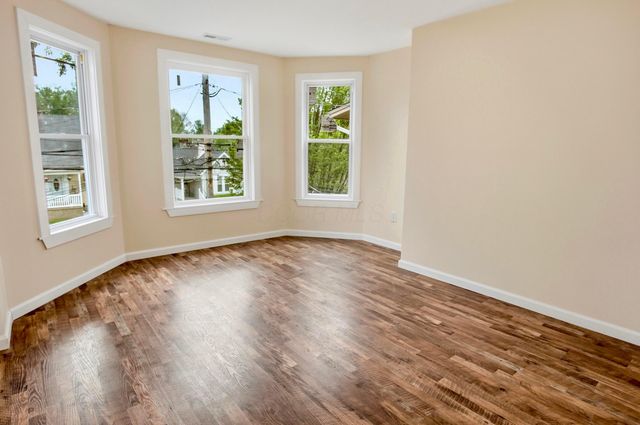 213 E Montgomery Street, Marietta, OH 45750