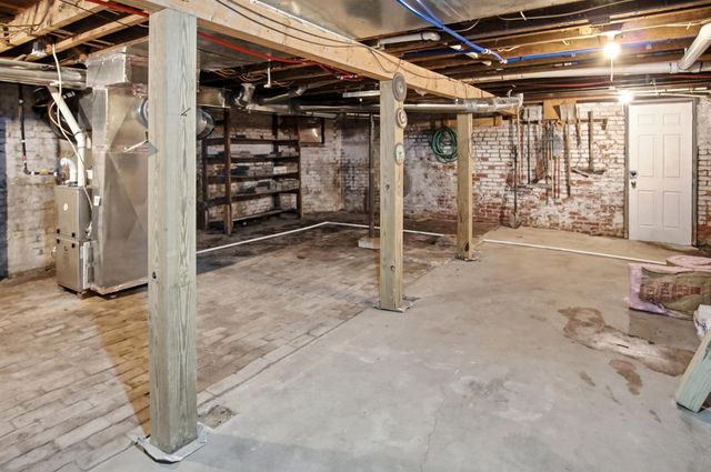 213 E Montgomery Street, Marietta, OH 45750