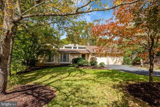 9118 CRICKLEWOOD CT, Vienna, VA 22182