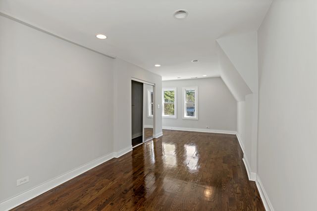6640 S CHAMPLAIN Avenue, Chicago, IL 60637