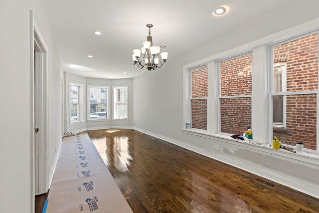 6640 S CHAMPLAIN Avenue, Chicago, IL 60637