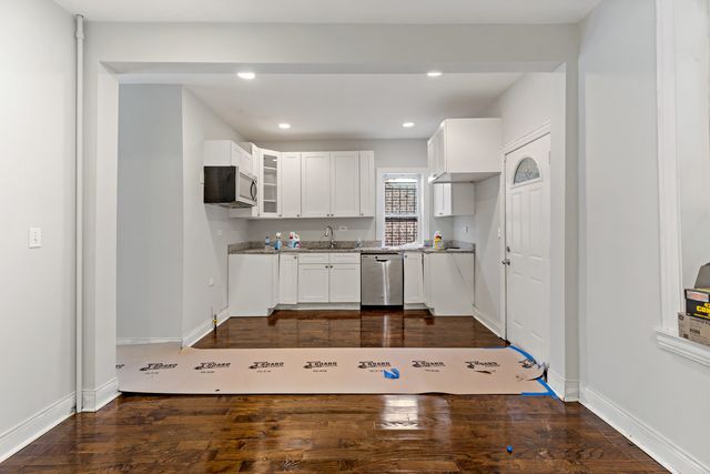6640 S CHAMPLAIN Avenue, Chicago, IL 60637