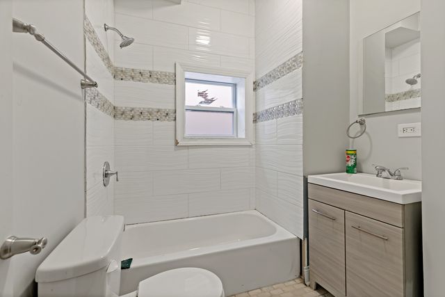 6640 S CHAMPLAIN Avenue, Chicago, IL 60637