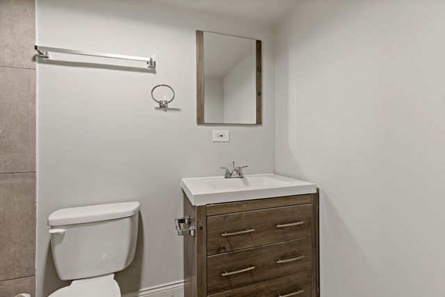 6640 S CHAMPLAIN Avenue, Chicago, IL 60637