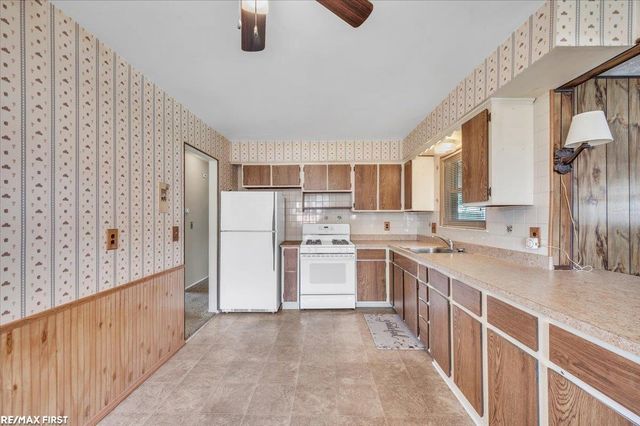 33247 Regal Drive, Fraser, MI 48026