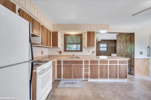 33247 Regal Drive, Fraser, MI 48026