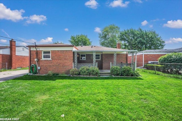 33247 Regal Drive, Fraser, MI 48026