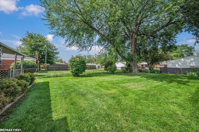33247 Regal Drive, Fraser, MI 48026