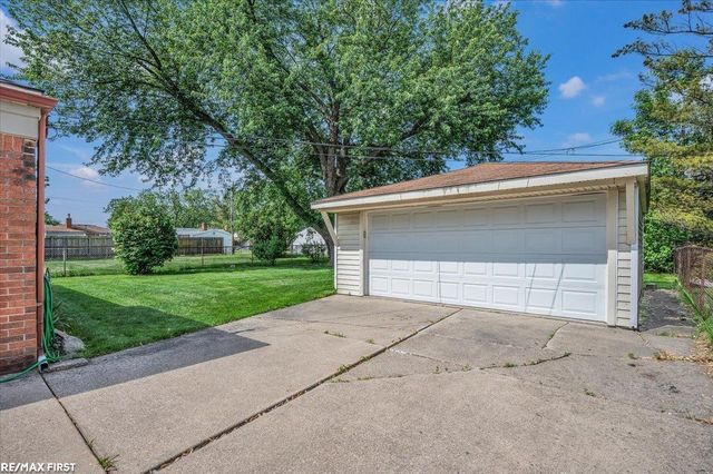 33247 Regal Drive, Fraser, MI 48026