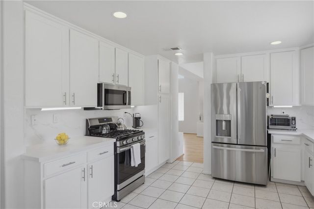31914 Calle Tiara S, Temecula, CA 92592