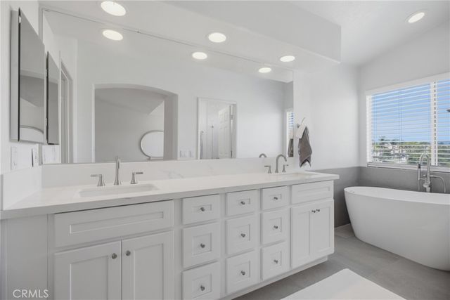 31914 Calle Tiara S, Temecula, CA 92592