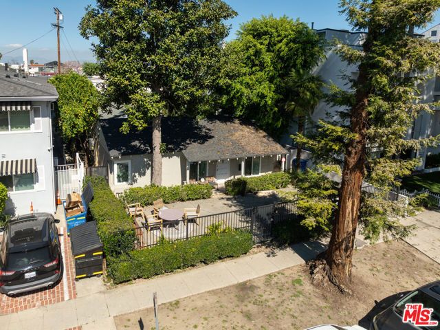 14525 Dickens Street, Sherman Oaks (los Angeles), CA 91403
