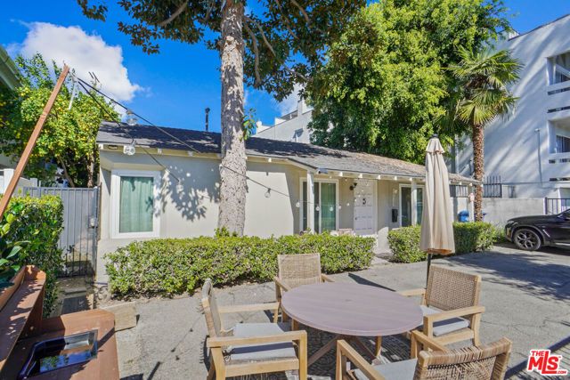 14525 Dickens Street, Sherman Oaks (los Angeles), CA 91403