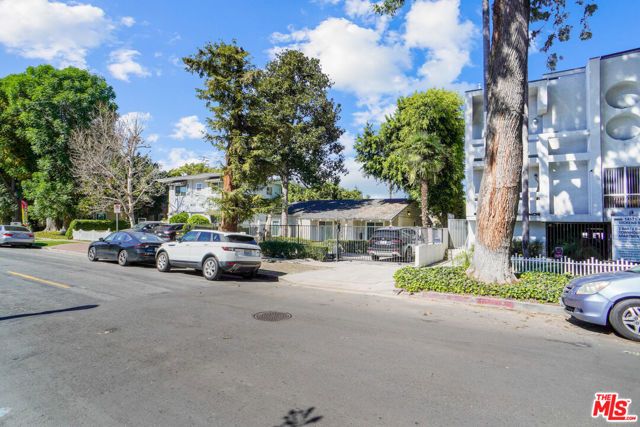 14525 Dickens Street, Sherman Oaks (los Angeles), CA 91403