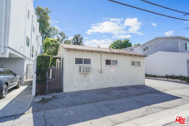 14525 Dickens Street, Sherman Oaks (los Angeles), CA 91403