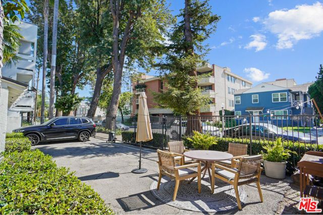 14525 Dickens Street, Sherman Oaks (los Angeles), CA 91403