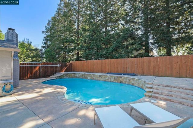 464 Palm Avenue, Martinez, CA 94553