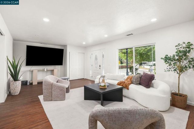 464 Palm Avenue, Martinez, CA 94553