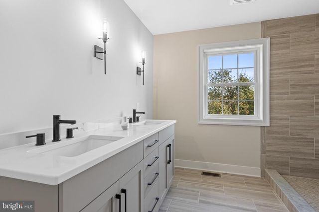 132 TRINITY DR, Oxford, PA 19363