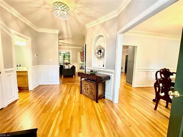 114 Moyock RN, Yorktown, VA 23693