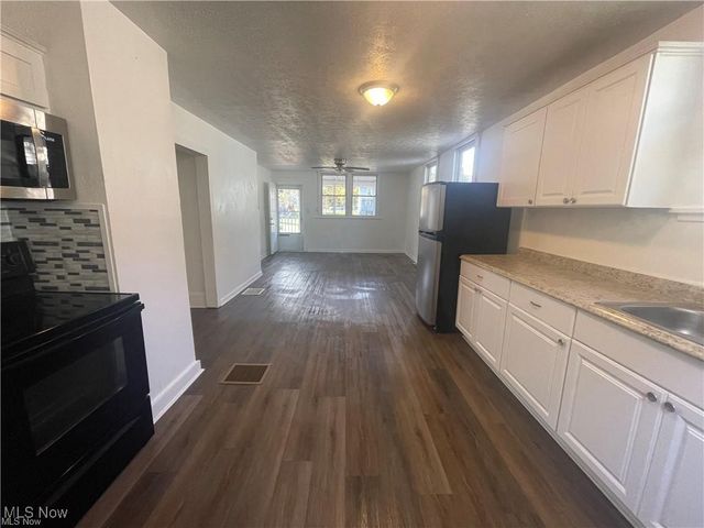 514 4th Street SW, Massillon, OH 44647