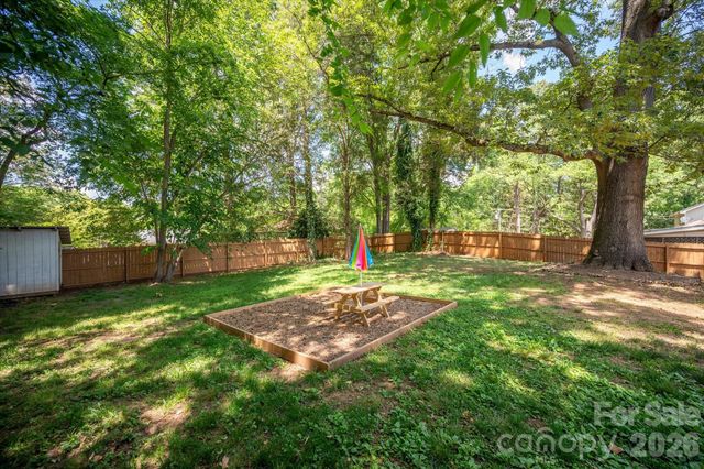 6912 Woodstock Drive, Charlotte, NC 28210