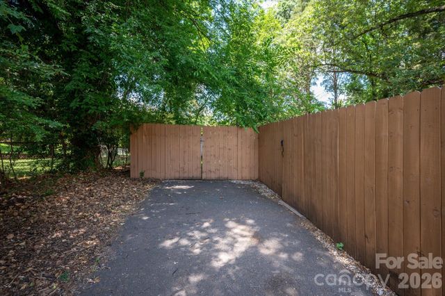 6912 Woodstock Drive, Charlotte, NC 28210
