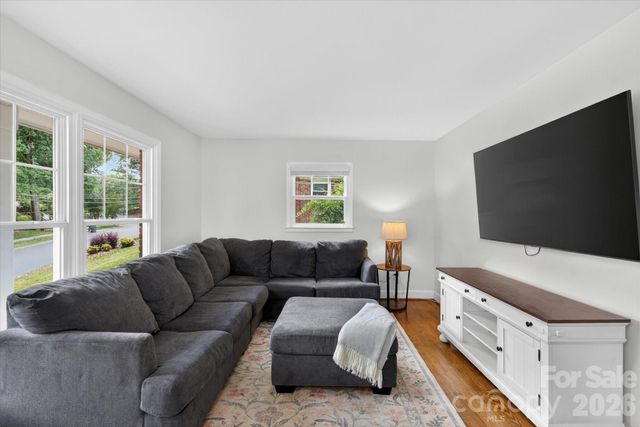 6912 Woodstock Drive, Charlotte, NC 28210