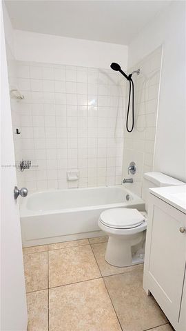 10709 Cleary Boulevard 307, Plantation, FL 33324