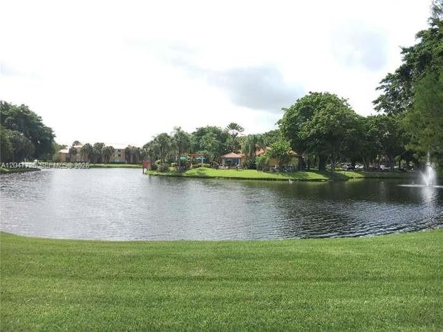 10709 Cleary Boulevard 307, Plantation, FL 33324