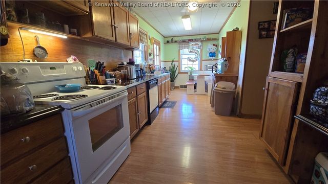 245 1st Avenue, Ripley, WV 25271
