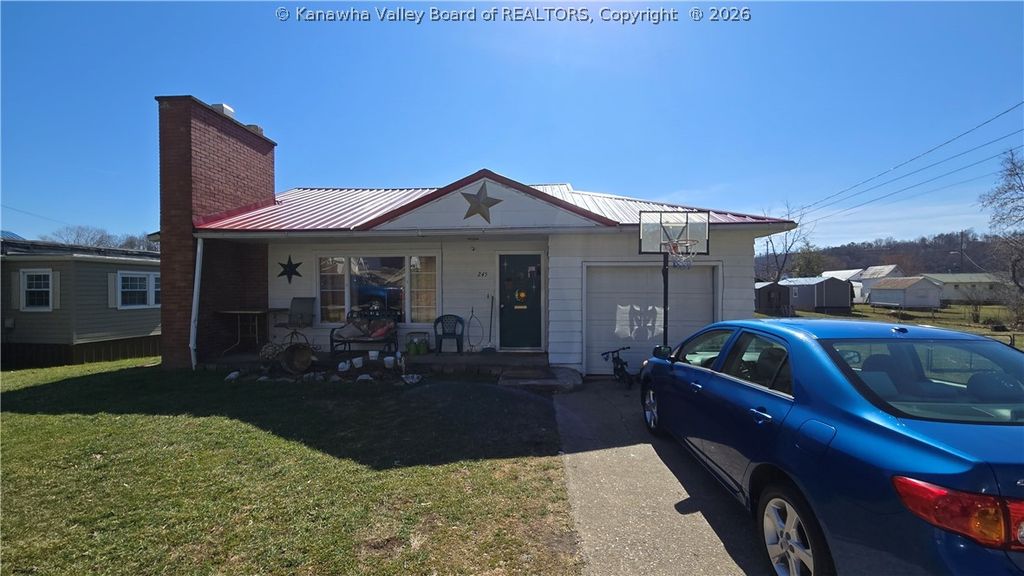 245 1st Avenue, Ripley, WV 25271