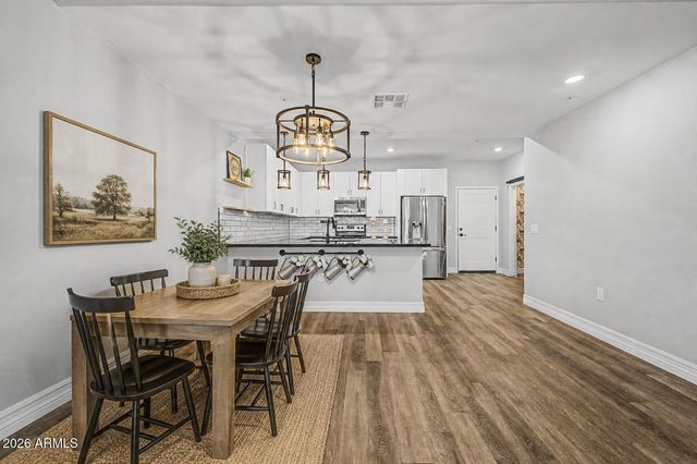 2821 S SKYLINE Drive 128, Mesa, AZ 85212