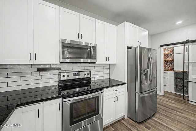 2821 S SKYLINE Drive 128, Mesa, AZ 85212