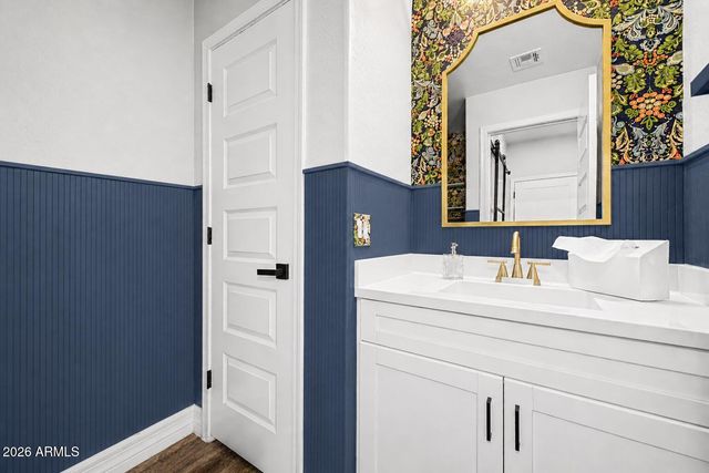 2821 S SKYLINE Drive 128, Mesa, AZ 85212