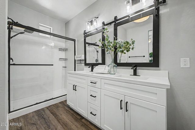 2821 S SKYLINE Drive 128, Mesa, AZ 85212