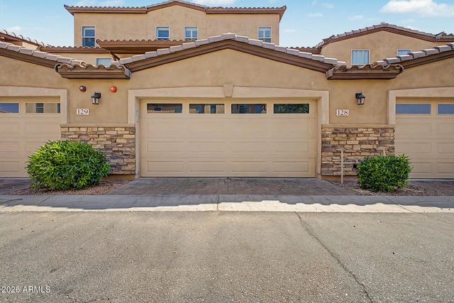 2821 S SKYLINE Drive 128, Mesa, AZ 85212