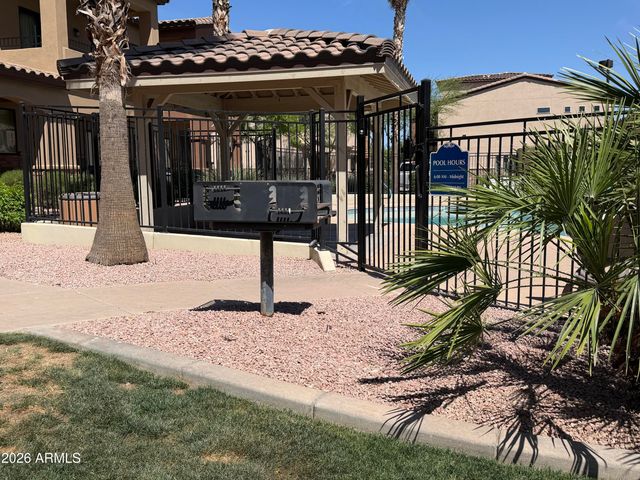 2821 S SKYLINE Drive 128, Mesa, AZ 85212